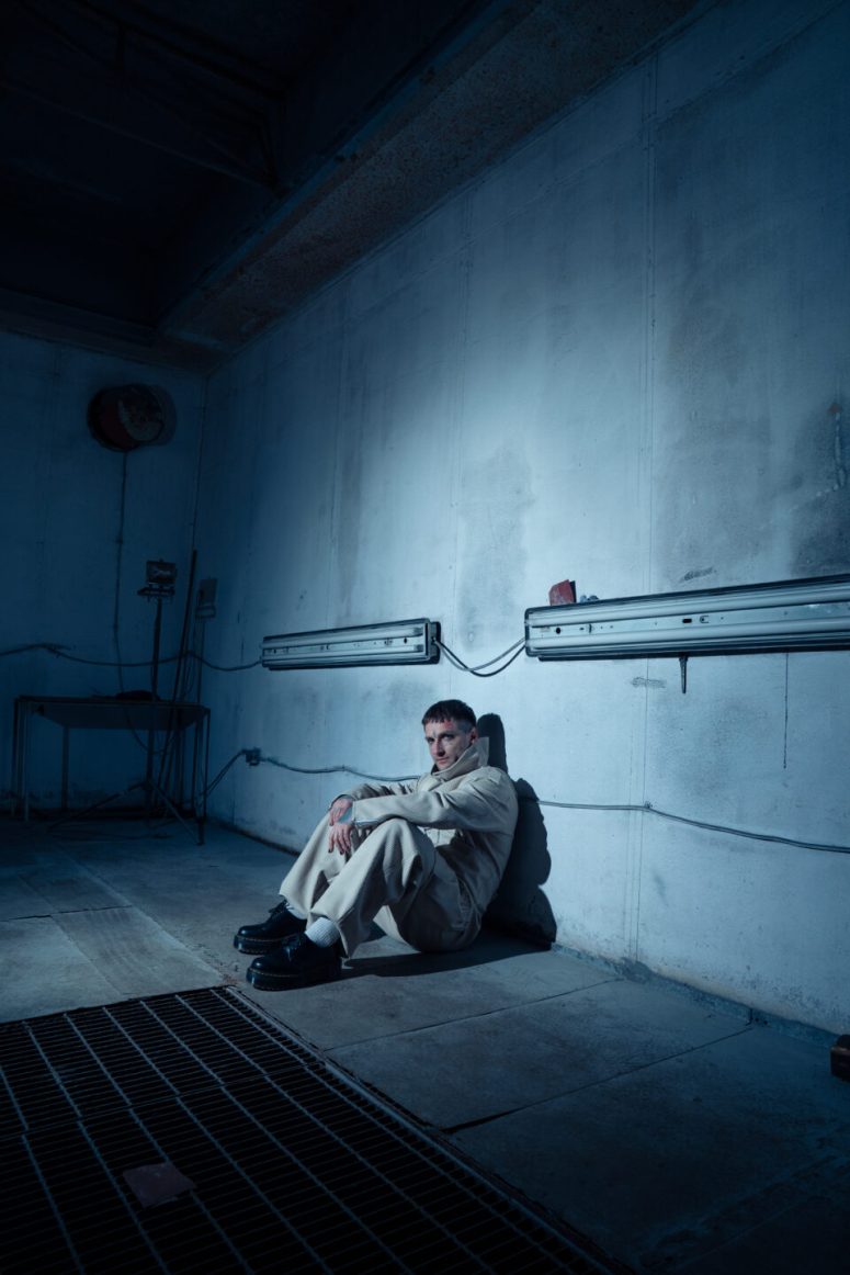 Warner Music’s neuer Künstler ADRIAN veröffentlicht Debüt-Single “Bastard”